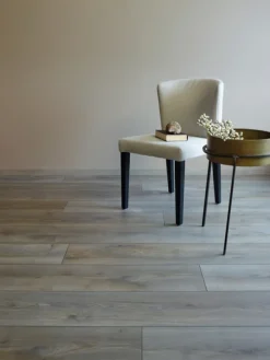 Moskus XL Sølvgrå Eik Laminatgulv