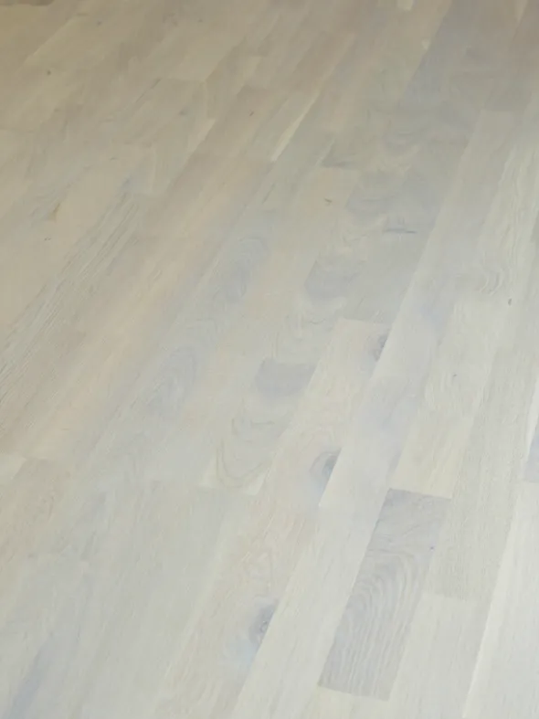 Saga Basic Pearl White Oak Parkett
