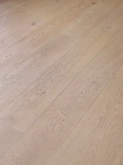 Saga Hardwood Pure Oksøy Herdet Tregulv