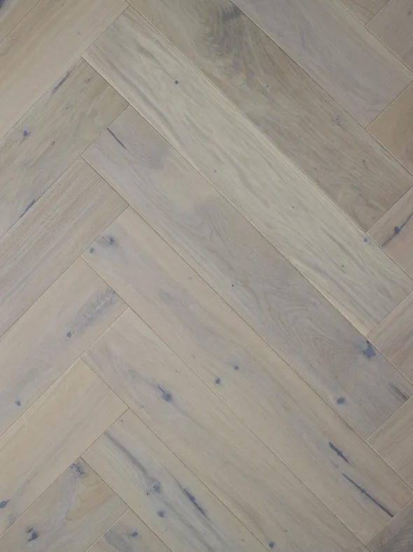 Saga Herringbone Pearl Parkett