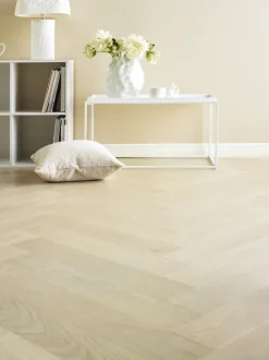 Saga Herringbone Platinum Parkett