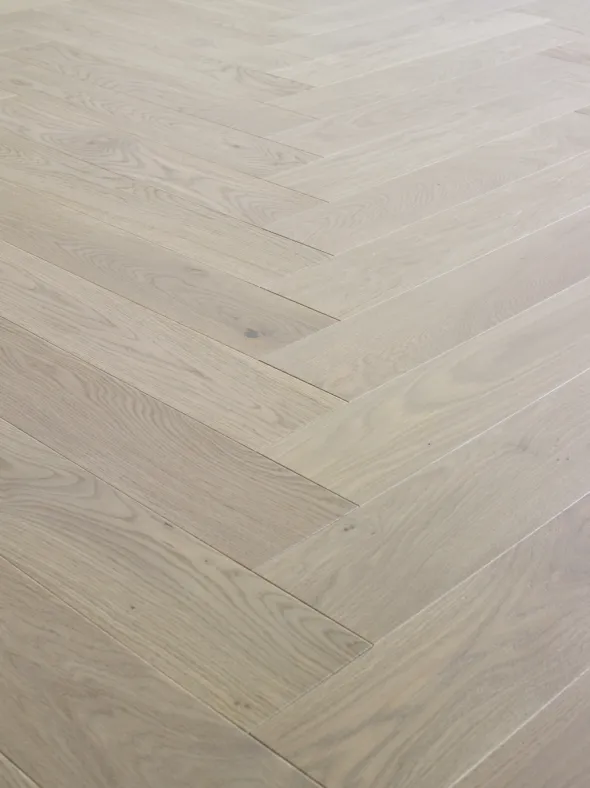 Saga Herringbone Platinum Parkett