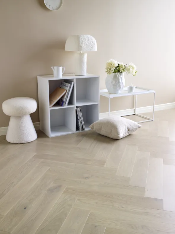 Saga Herringbone Platinum Parkett